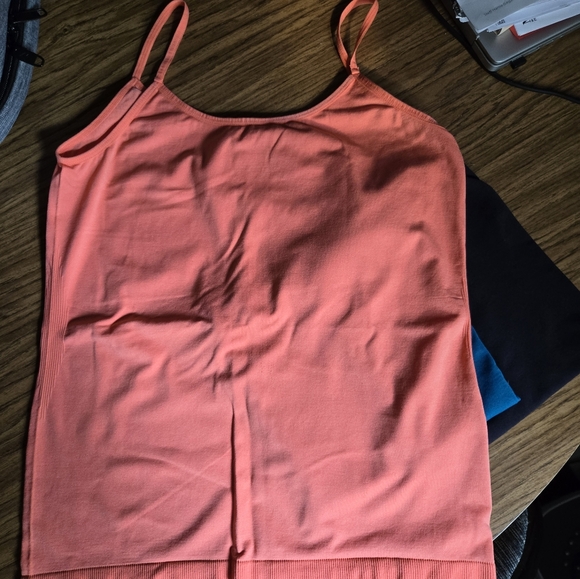 NWOT (3) Worthington Tanks - Picture 2 of 4